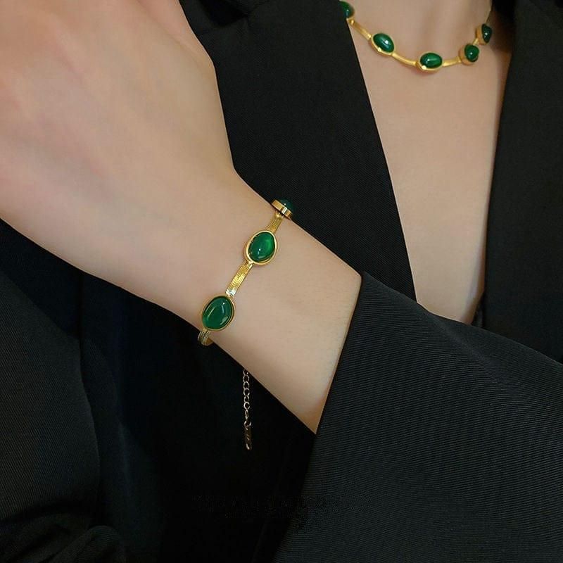Celestia Verde Glow Jewelry Set
